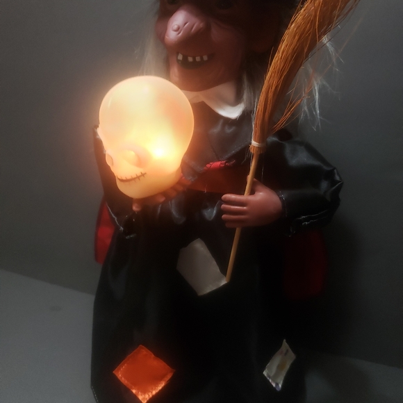 Vintage 1988 FUNNY TOYS Halloween "Witch" Figure - Picture 4 of 11